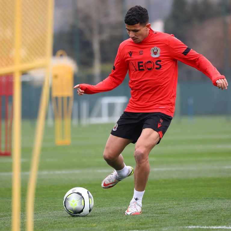 مفاجأة سارة لجمال بلماضي قبل مواجهة مباراة الجزائر والكاميرون