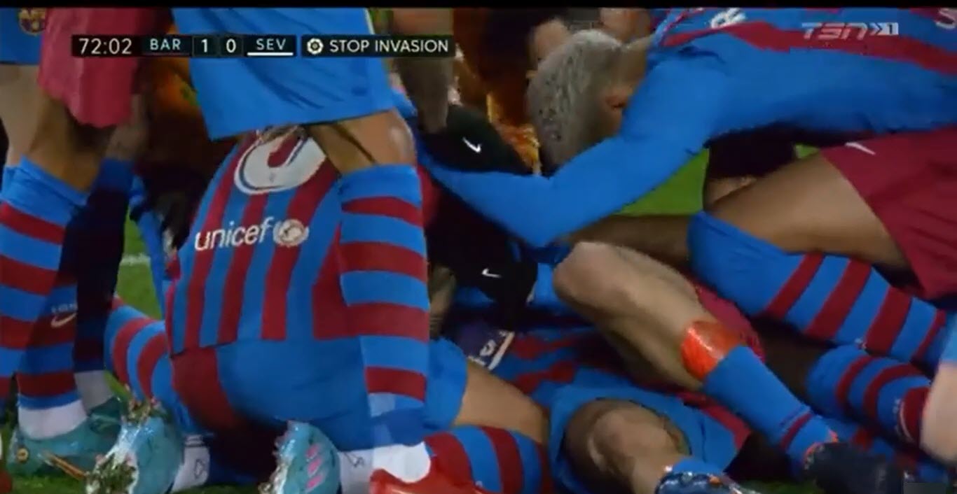 هدف بيدرو العالمي اليوم في مباراة برشلونة واشبيلية