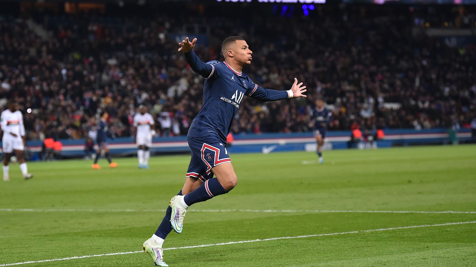 بالفيديو .. مبابي في أول ظهور : "تاريخنا يكتب هنا" وثروة حقيقة في انتظاره بعد التوقيع رسميًا