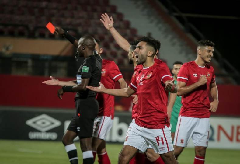 بيان و6 مطالب للأهلي من الكاف