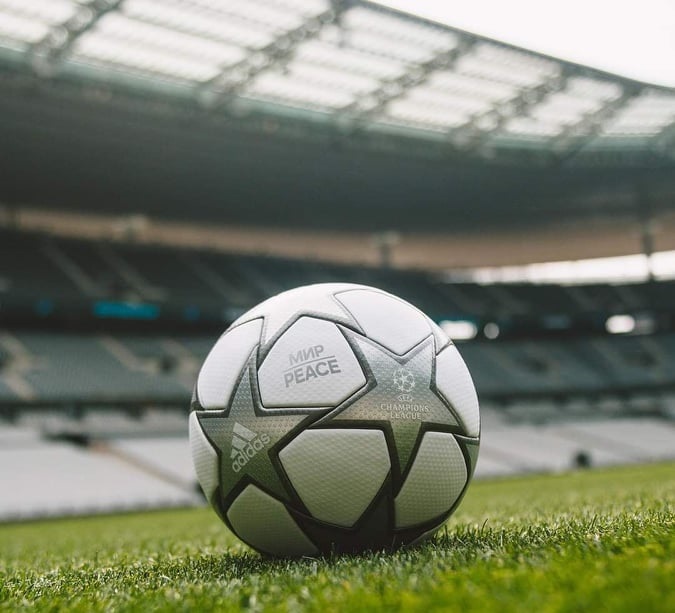 يويفا يعلن عن الكرة الرسمية لنهائي دوري أبطال أوروبا بين الريال وليفربول