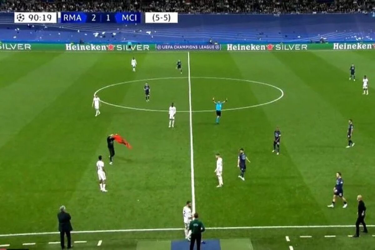 الصحافة الإسبانية تكشف فعله المشجع الألباني في ملعب مباراة الريال والسيتي ولماذا أوقفت المواجهة