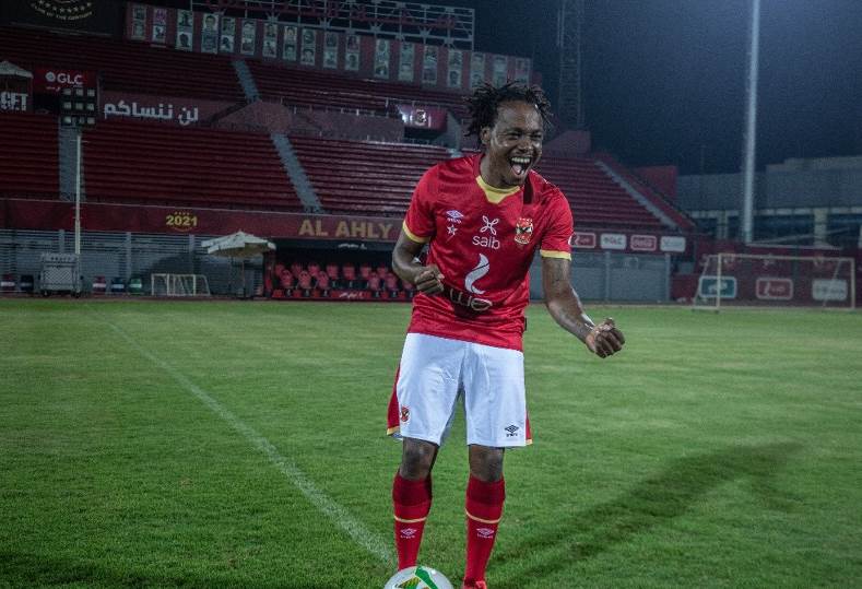 بيرسي تاو يشارك في التدريبات الجماعية للنادي الأهلي