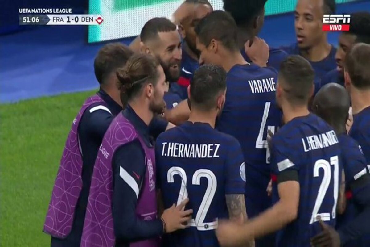 هدف كريم بنزيما العالمي في مباراة فرنسا والدانمارك
