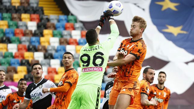 بايرن ميونيخ يقدم عرض ضخم لضم دي ليخت