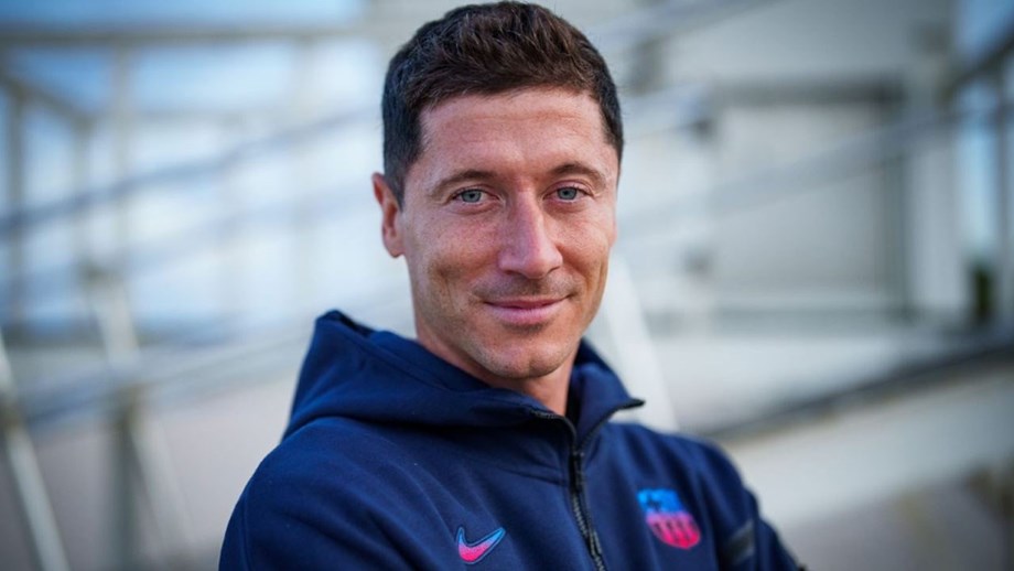 هيجواين ينتقد سعر صفقة ليفاندوفسكي: "سامح جهلي، لكنه كان مجاني"