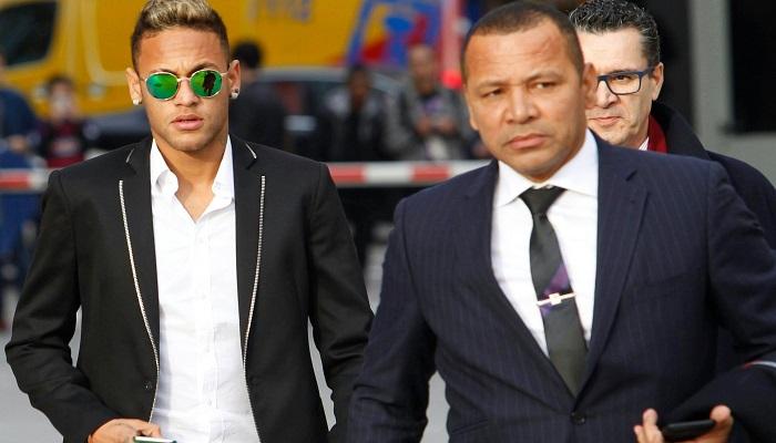 آباء و أمهات النجوم الشباب يتحكمون في مصائر أندية كبري