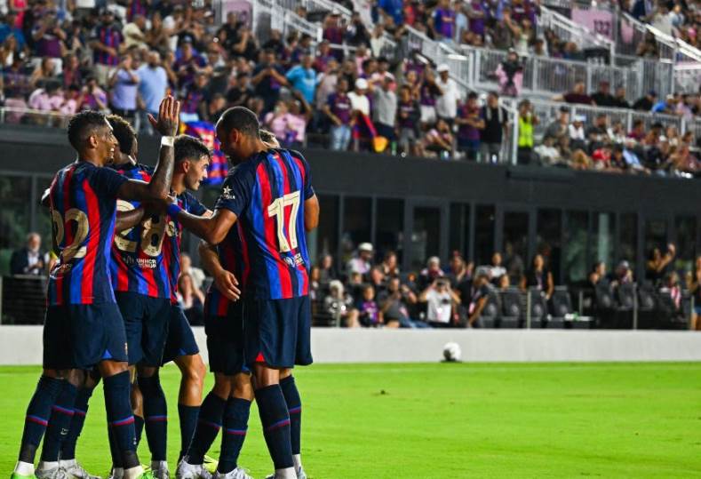 أزمة جديدة تهدد برشلونة بشأن الصفقات الجديدة