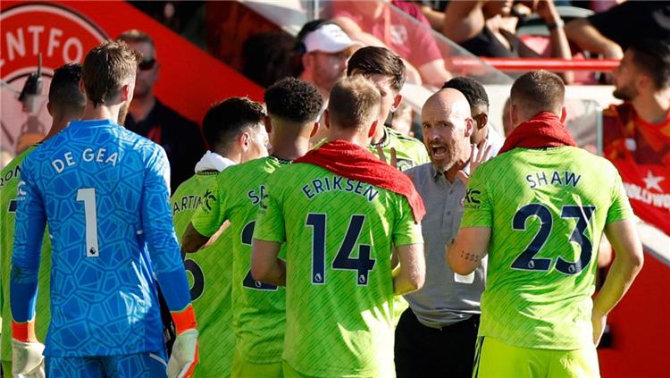 مانشستر يونايتد يضع 4 لاعبين على طاولة المفاوضات ويتسبب في صدمة لجمهوره بسبب الأسماء