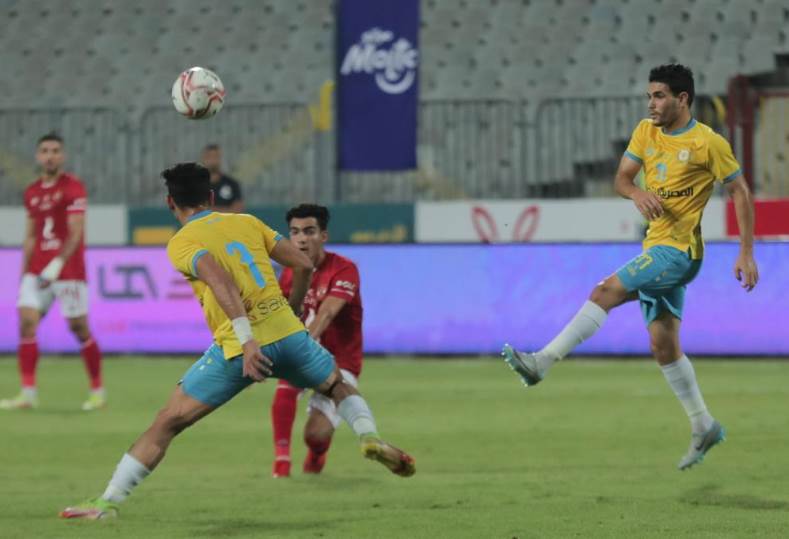 الأهلي يتعادل سلبيًا مع الاسماعيلي ويفقد بشكل نهائي آمال الفوز بالدوري
