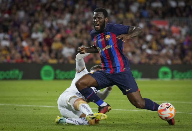 برشلونة يخسر صفقاته في المباراة الرسمية الأولي وتقارير تشير إلي الاستغناء عن بعض الصفقات بشكل نهائي