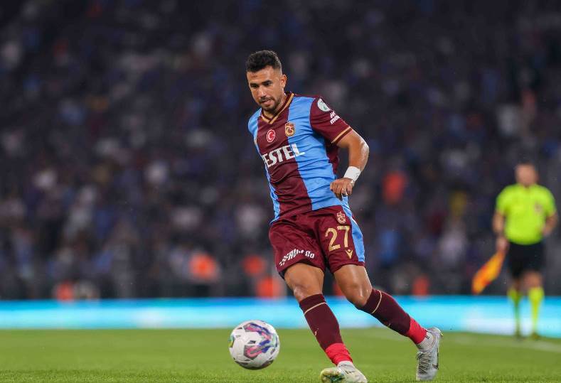 تريزيجيه يترأس تشكيل طرابزون سبور الأساسي في افتتاح الدوري التركي