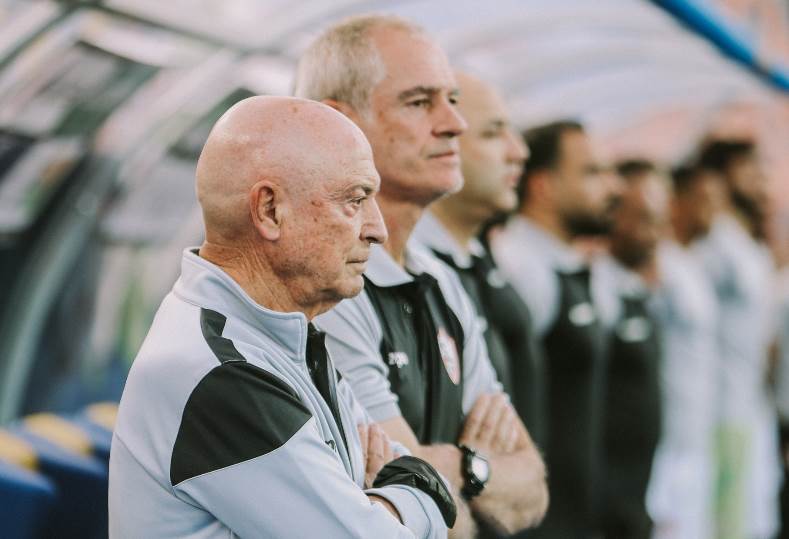 فييرا بطل كأس مصر والمرشح الأول للفوز بالدوري يتقاضي أقل من كارتيرون