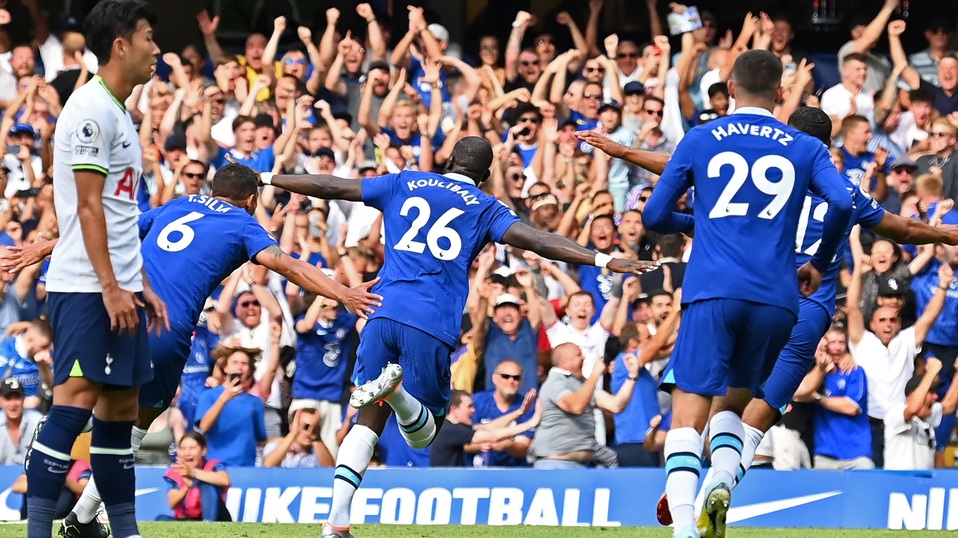 لفتة إنسانية من نادي تشيلسي لشاب مصري