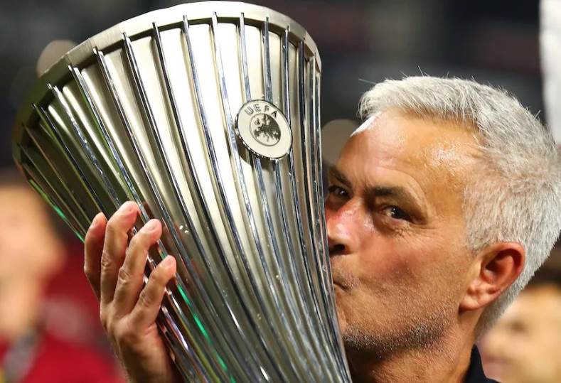 مورينيو يريد بناء إمبراطورية والعودة للواجهة من خلال روما