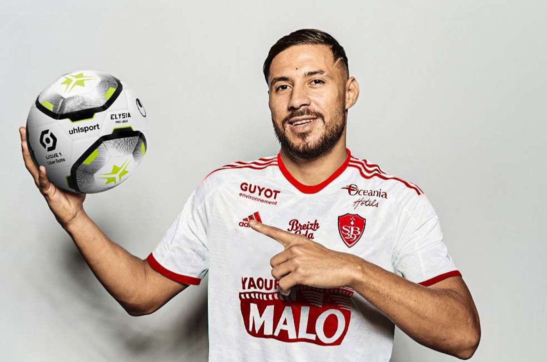 بريست الفرنسي يعلن فسخ عقد البلايلي