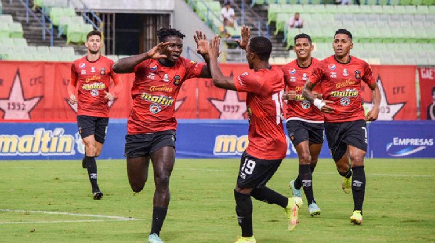 بنيني فى الزمالك مقابل مليون دولار