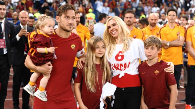 توتي وزوجته.. قصة حب لا تُنسى انتهت بالخيانة