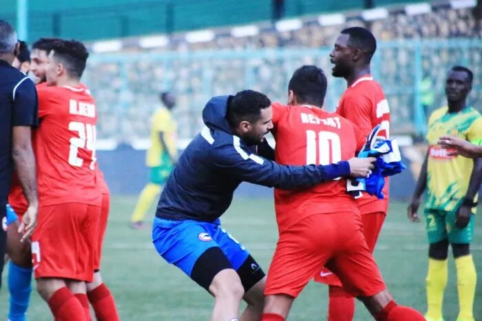 بالفيديو.. خناقة واشتباكات بالأيد بين جنش وأحمد رفعت بعد مباراة فيوتشر في الكونفدرالية