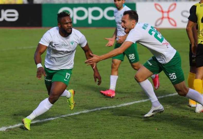 المصري يقترب من هدف قطبي الكرة المصرية