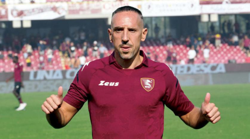 قرار مفاجئ : فرانك ريبيري يعلن أعتزاله كرة القدم