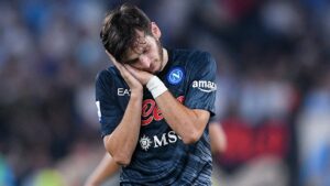  خفيتشا كفاراتسخيليا من لاعب مغمور الي مارادونا الجديد