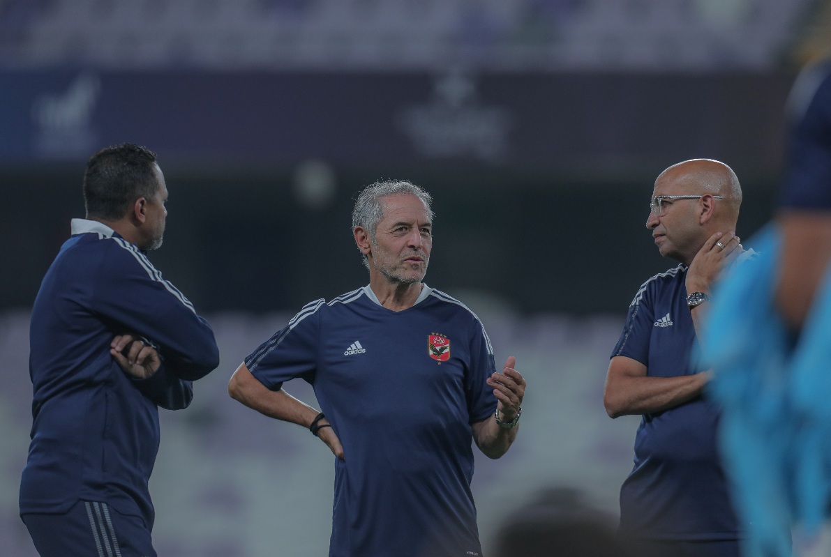 كولر يحذر لاعبين الأهلي ويتوعد المخالفين في ختام التدريبات الجماعية للفريق