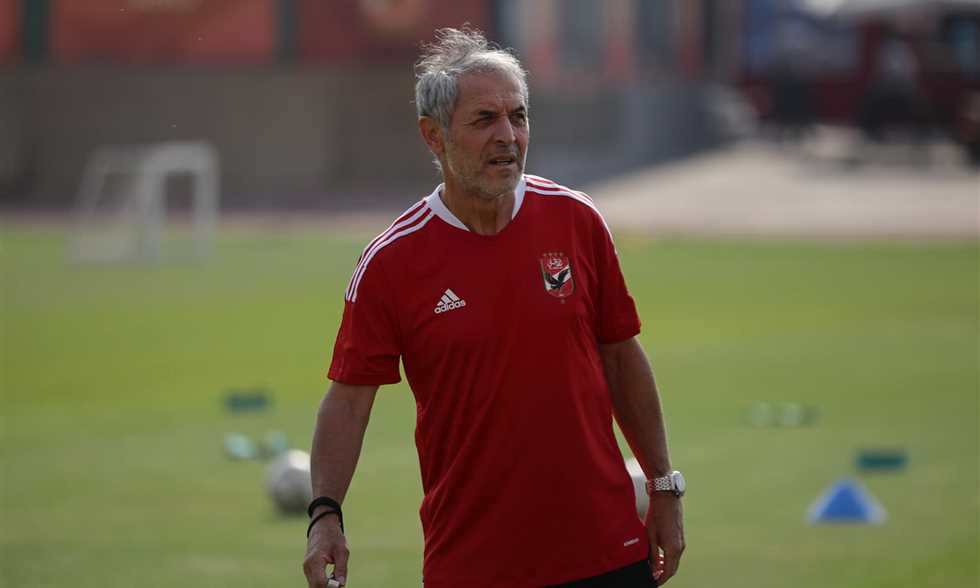 رسميا .. الأهلي يقرر التخلي عن نجومه الثلاثة في الميركاتو الشتوي