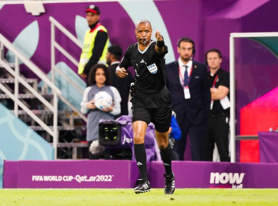 قدم أكبر موقف كوميدي 2022 ورفض طرد راموس في مونديال الأندية 2016 ..الحكم سيكازوي وأغرب أوفسايد فى كأس العالم