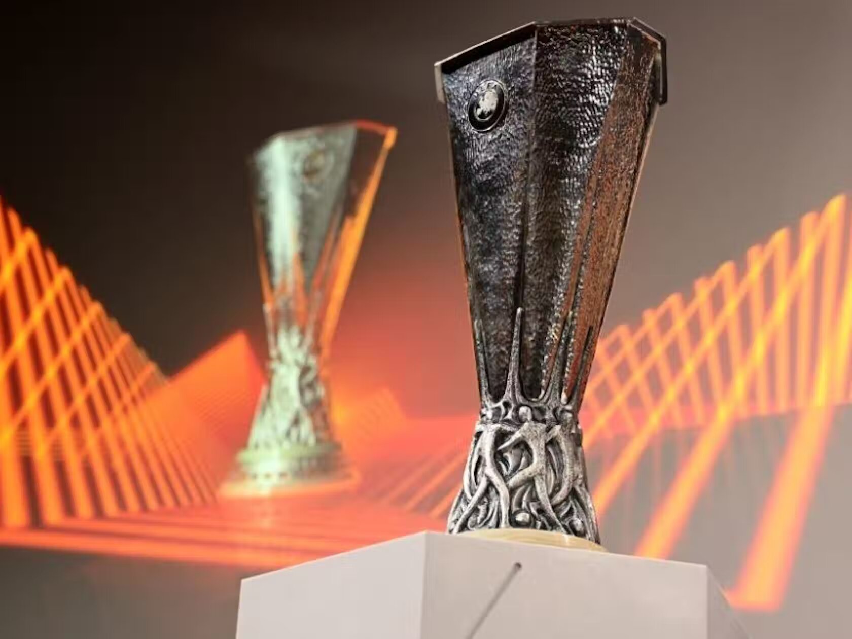 قرعة الدوري الاوروبي.. مانشستر يونايتد ضد برشلونة ونانت يلاقي يوفنتوس فى دور خروج المغلوب