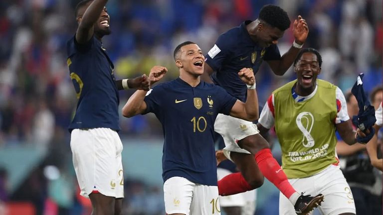 فرنسا تكتسح بولندا بثلاثية وتتأهل للدور ربع نهائي من كأس العالم قطر 2022