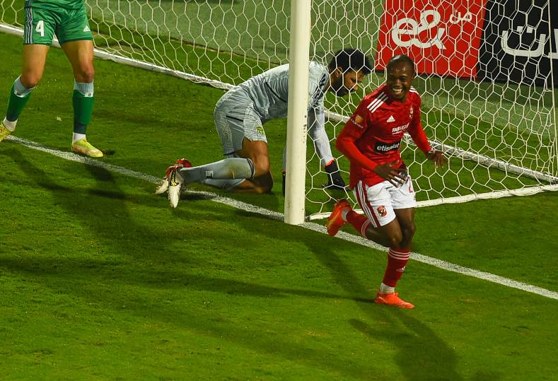 موسيماني يطلب من بيرسي تاو الإنتقال لأهلي جدة في يناير المقبل والأخير يرد