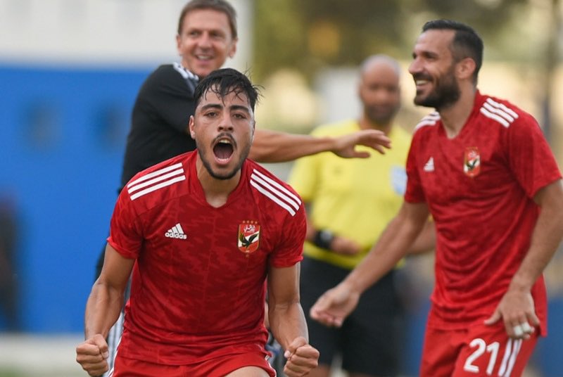 عرض خرافي من الدوري الإنجليزي لضم أكرم توفيق والأهلي يحسم قراره