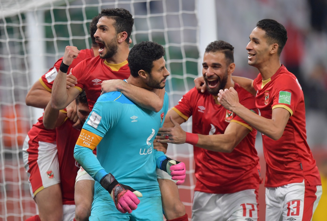 شوبير يوضح حقيقة رحيل نجم الأهلي في الميركاتو الشتوي