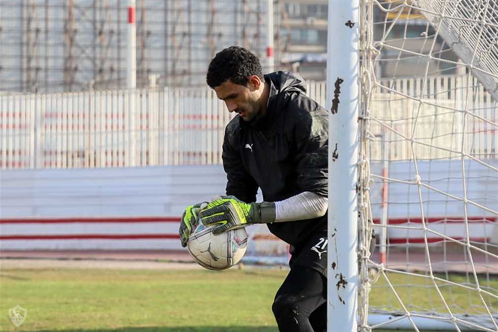 مصدر بالزمالك يكشف حقيقة استكمال عواد للمباراة أمام بلوزداد وهو مصابا في يده وموقفه من المشاركة أمام سموحة