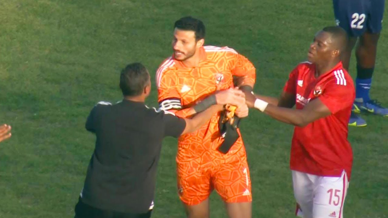 أول تحرك من كاف بشأن أحداث مباراة الأهلي والهلال في أبطال إفريقيا