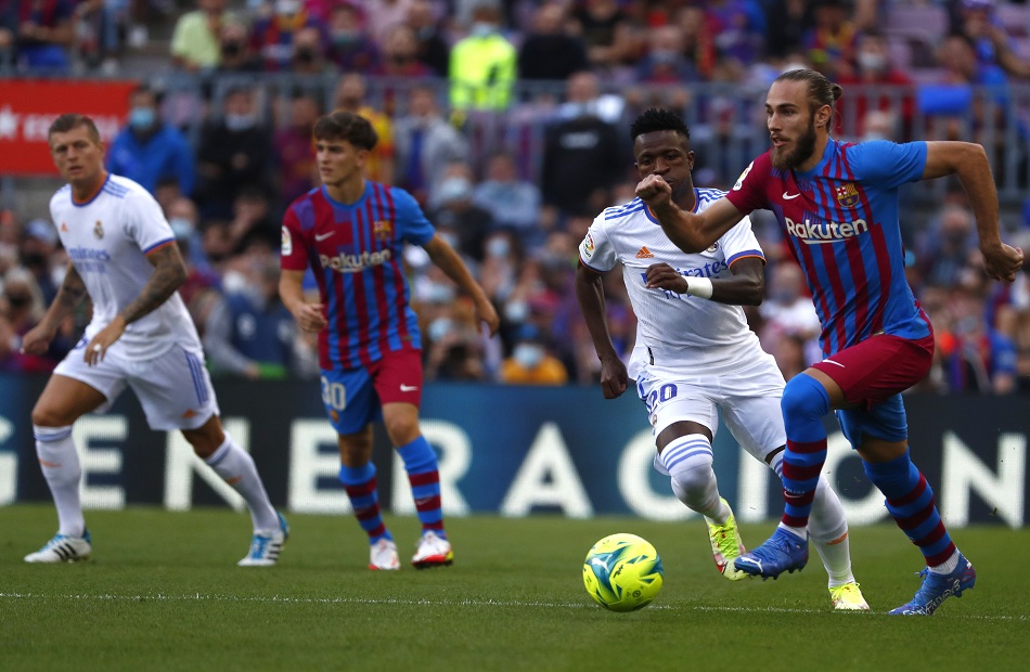 بالترددات..جميع القنوات الناقلة لمباراة برشلونة وريال مدريد في كأس ملك إسبانيا