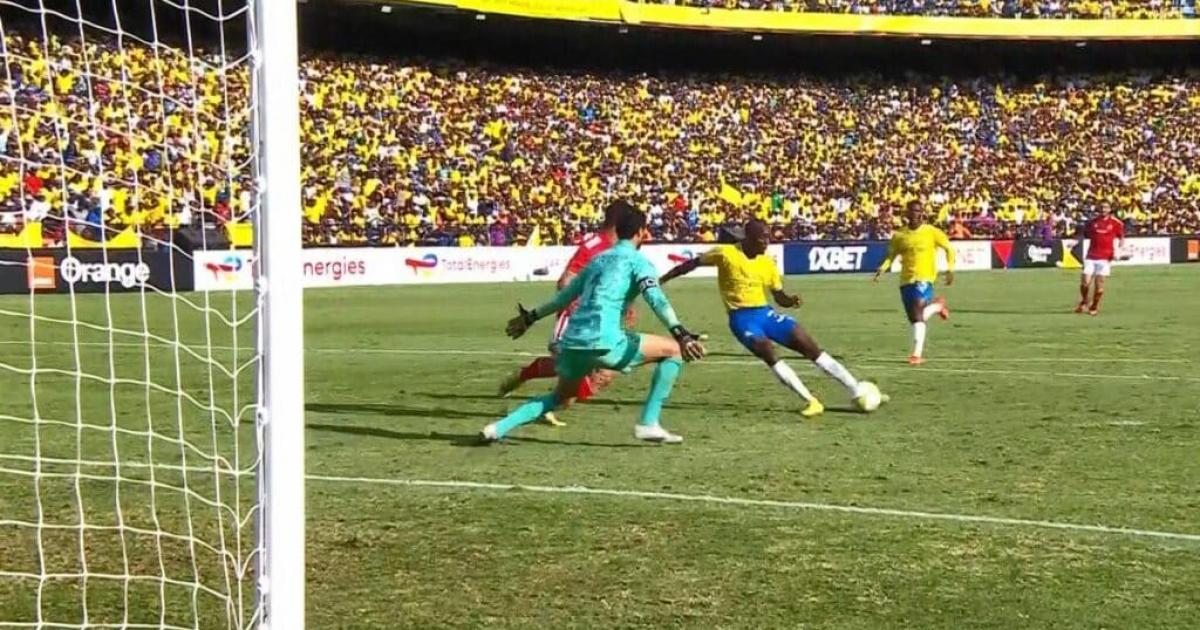 بعد الأداء السئ أمام صن داونز..الجهاز الفني للمنتخب يدرس الإطاحة بالشناوي من التشكيل أمام مالاوي