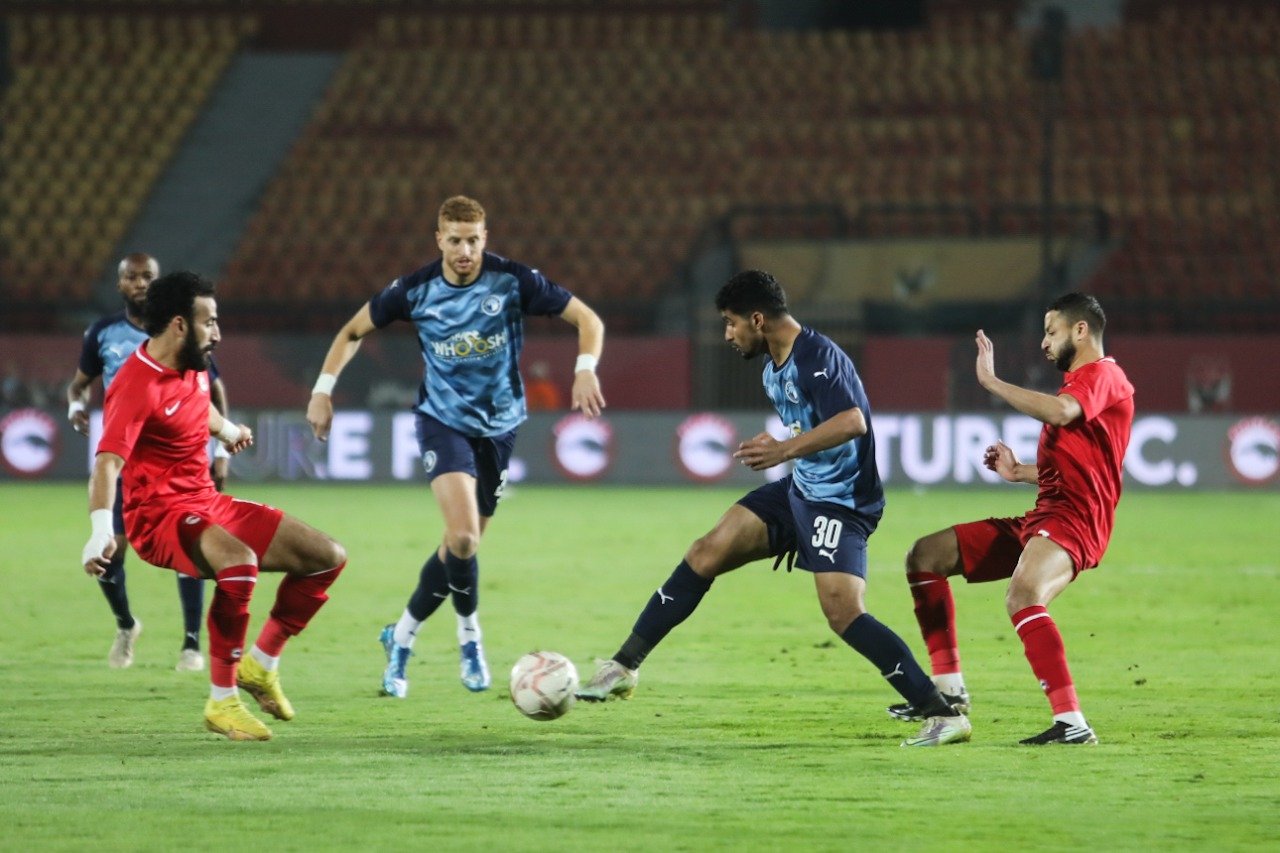 بعد إنتهاء الجولة الخامسة..تعرف علي الأندية المتأهلة لربع نهائي الكونفدرالية الأفريقية