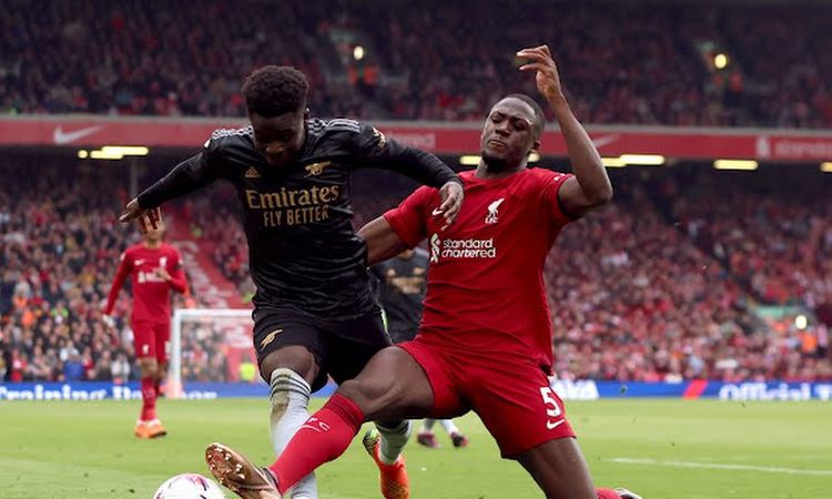 ليفربول يخطف التعادل من أرسنال ويمنح مانشستر سيتي فرصة من ذهب للحاق بالصدارة