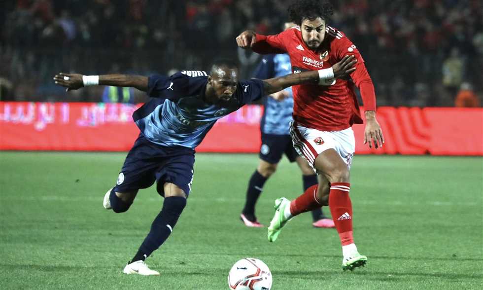 تردد القنوات الناقلة لمباراة الأهلي وبيراميدز في نهائي كأس مصر