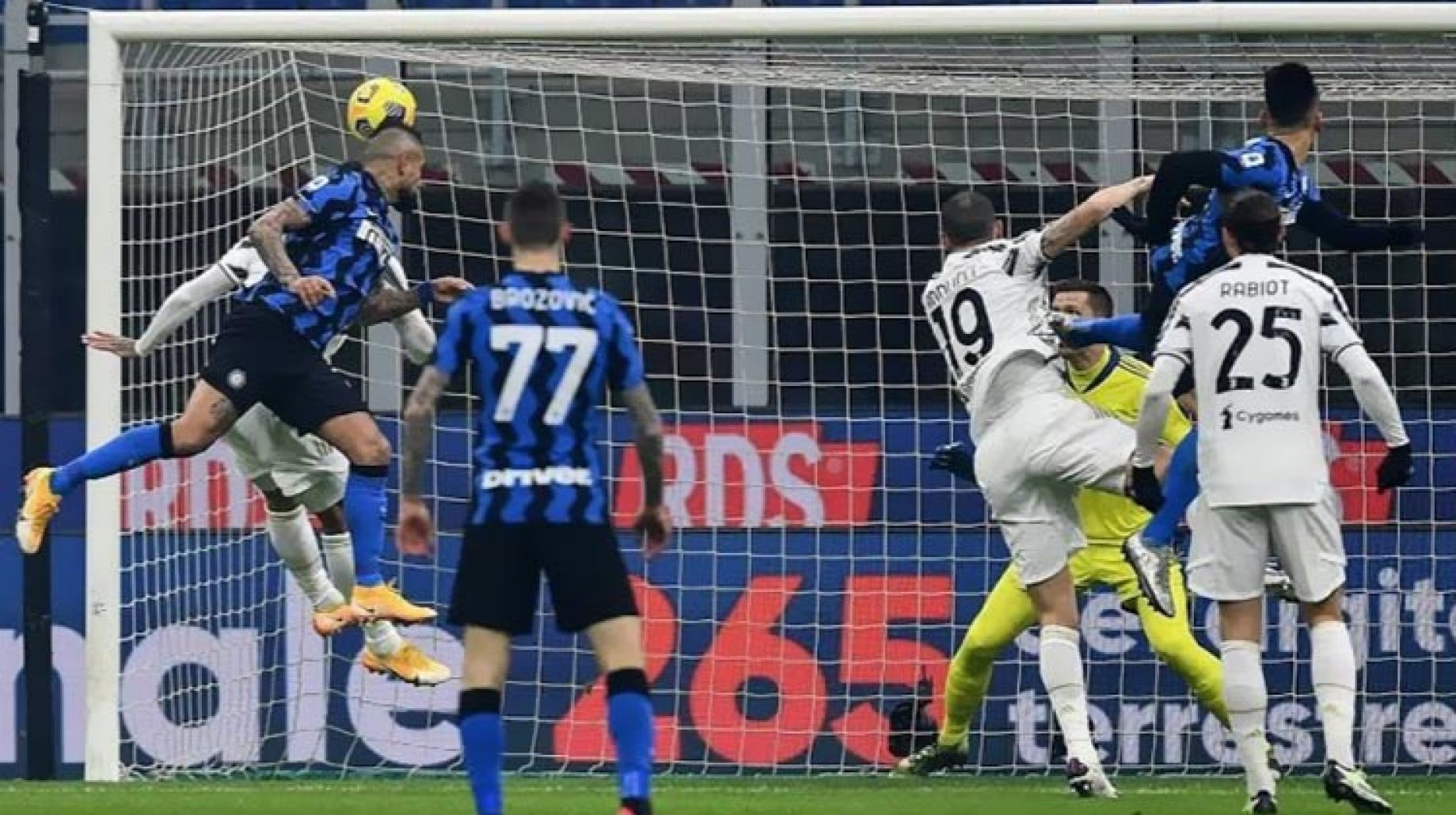 موعد مباراة يوفنتوس وإنتر ميلان والقنوات الناقلة في نصف نهائي كأس إيطاليا