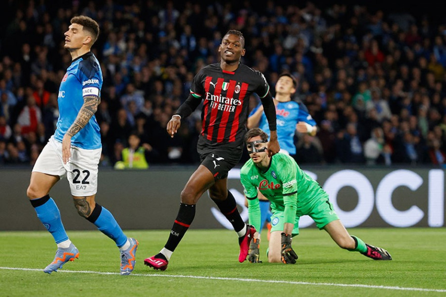 بالتردد..القنوات المفتوحة الناقلة لمباراة ميلان ونابولي في ربع نهائي دوري الأبطال