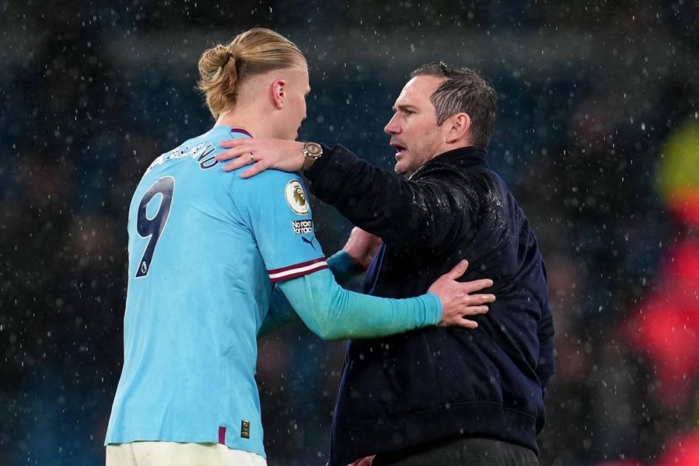 هالاند مع المدرب لامبارد