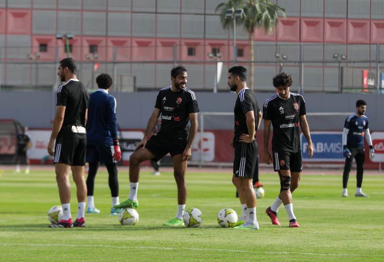 صدمة قوية..إصابة جديدة تضرب الأهلي قبل مواجهة الوداد المغربي