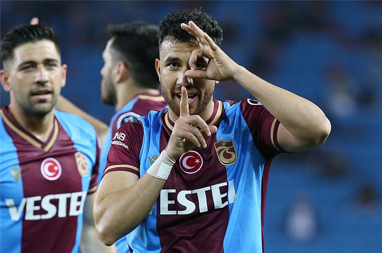 أول تعليق من تريزيجيه علي واقعة البصق عليه في الدوري التركي