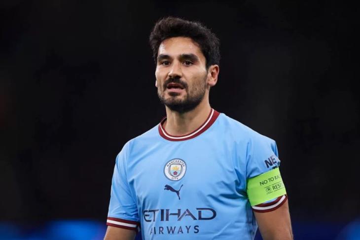 جوندوجان لاعب نادي مانشستر سيتي