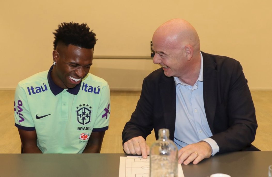 جياني إنفانتينو مع فينسيوس