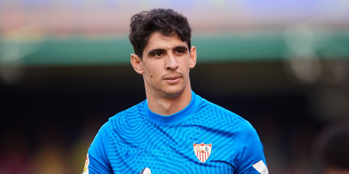 ياسين بونو يقترب من الرحيل إلي مانشستر يونايتد لخلافة دي خيا