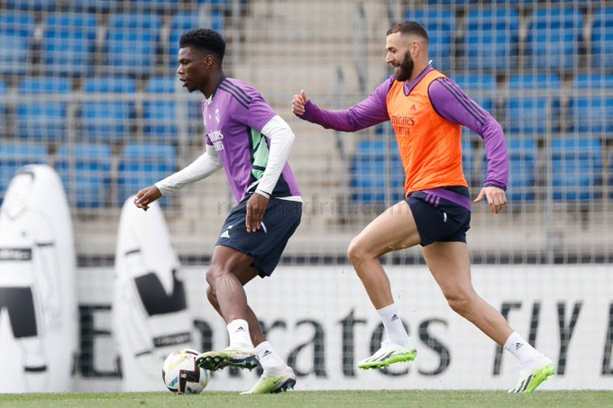 كريم بنزيما مهاجم ريال مدريد